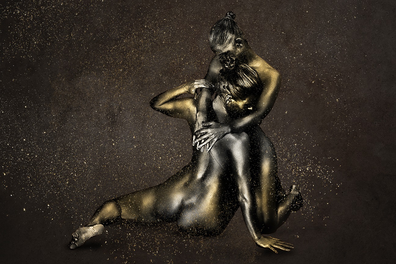 Gold  and  Black 3043