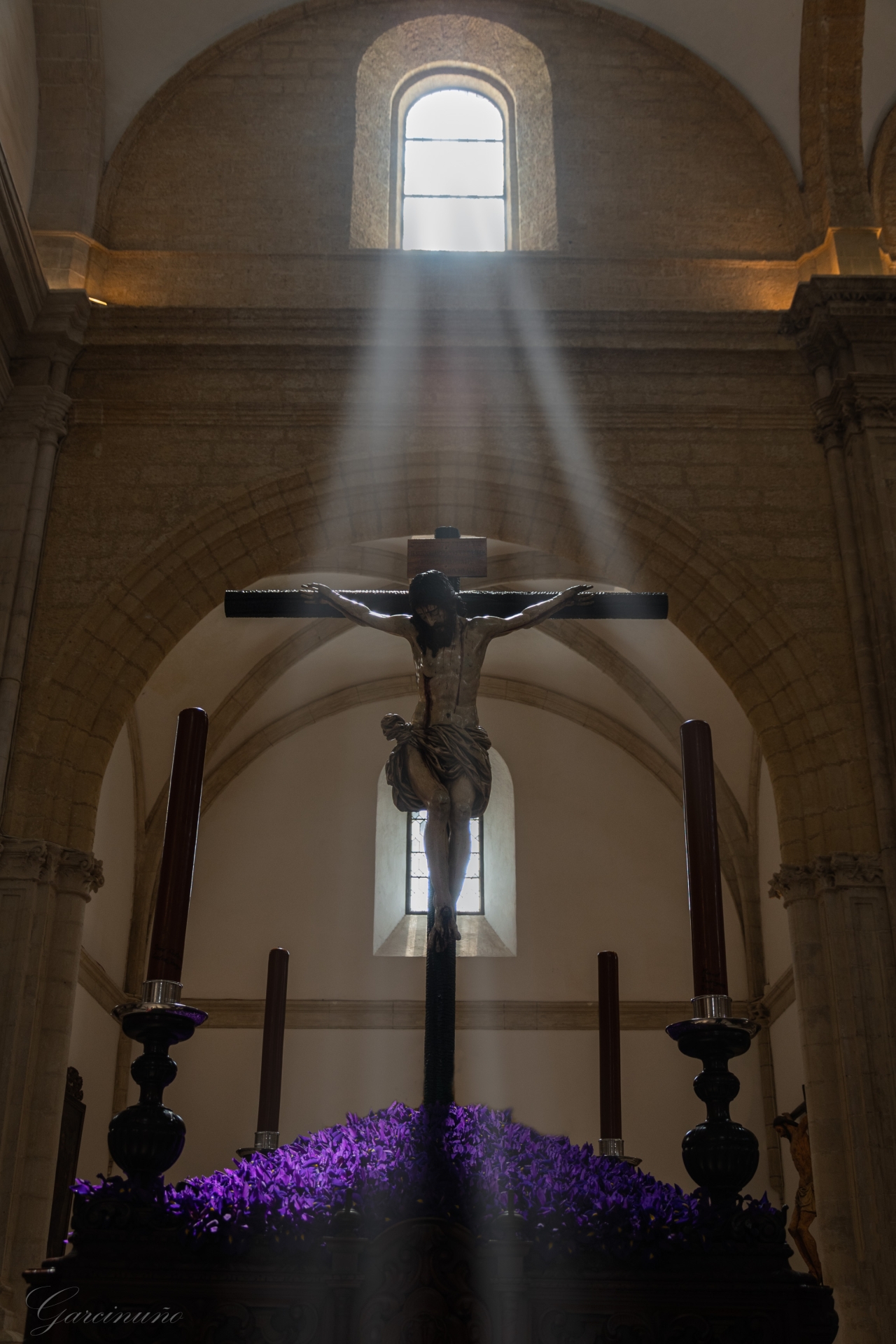 LUZ DEL CRISTO DE LA MISERICORDIA-OSUNA-SEVILLA