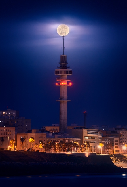 Cádiz Moon