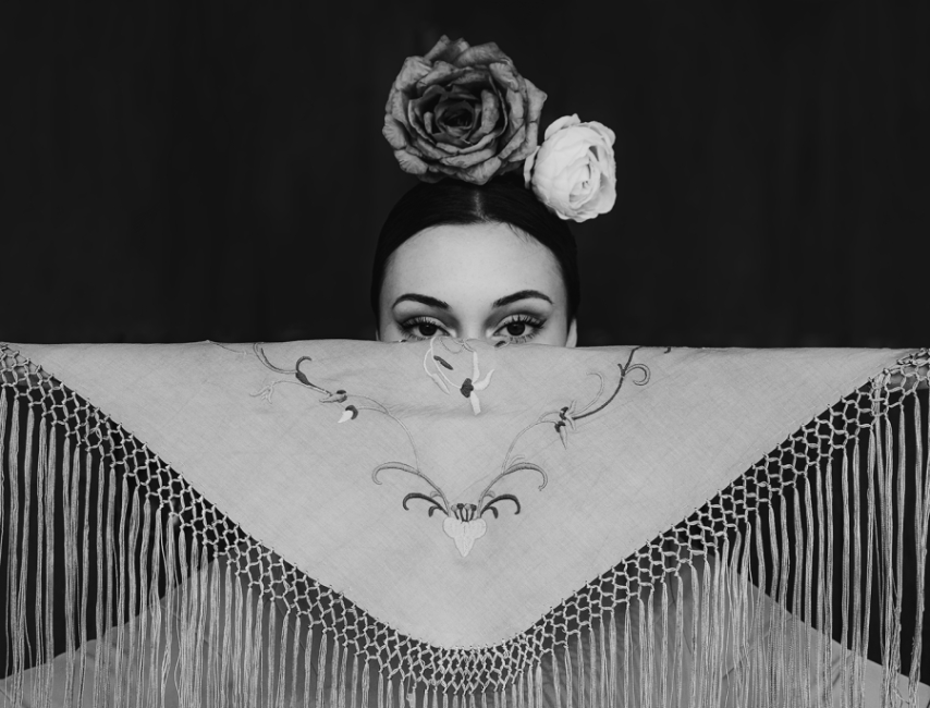 OJOS NEGROS