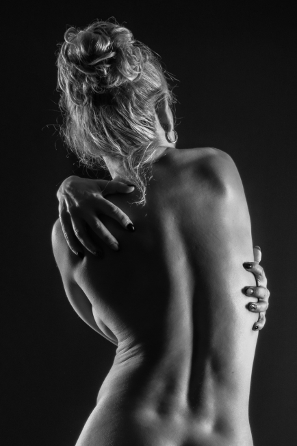 Desnudo de espalda