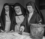 Monjas Planchando